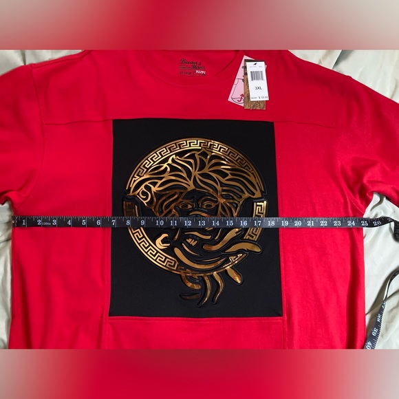 Men's Bleecker & Mercer T-Shirt, Red with raised Medusa Head emblem, Size 3XL - Picture 3 of 8
